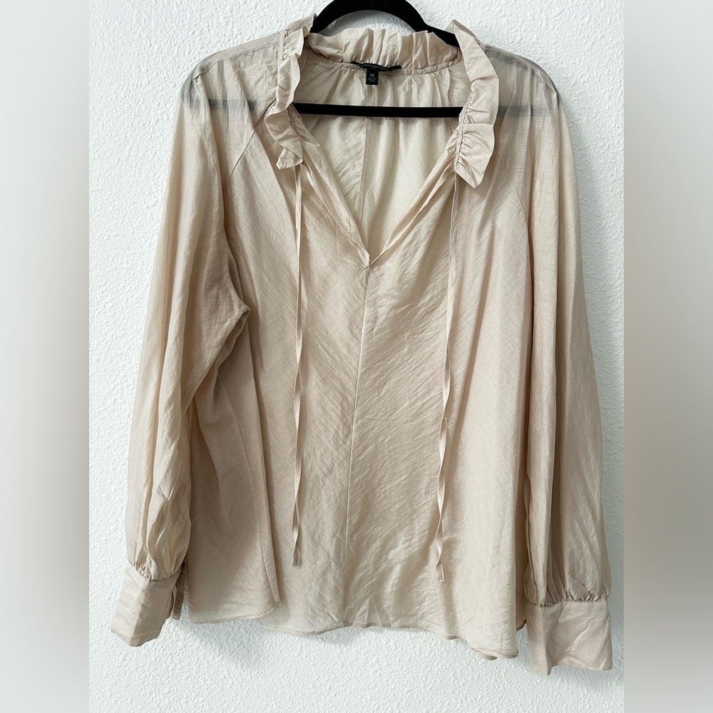 Banana Republic Cream Ruffled Top